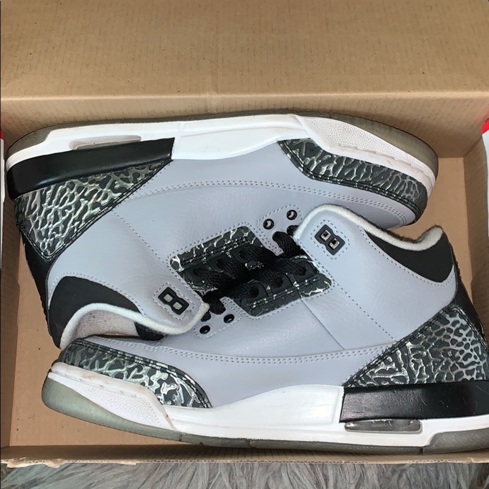 Jordan’s Wolf Grey 3s 🐾🐺